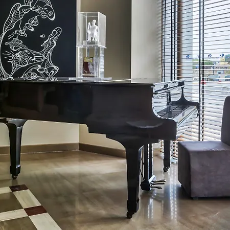 Capsis Astoria Hotel 4*
