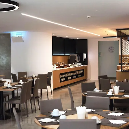 Ξενοδοχείο Capsis Astoria 4*
